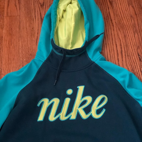 Nike Therma-Fit hoodie - Picture 2 of 4